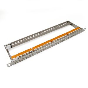 Patch panel 24 RJ45 Cat.6 UTP 0.5U metal con peine para gestión de cables