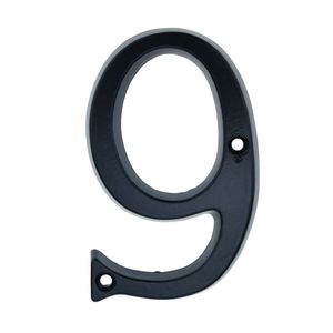 Número 9 en metal negro de 95mm con tornillería para rotulación